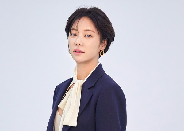 배우 황정음, 43억 회삿돈 횡령 혐의 인정… 카드값·가상화폐 투자 사용